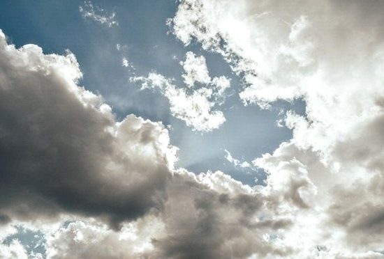 cieli nuvolosi schiarite miglioramento