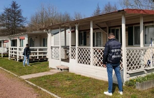 pontili casette finanza sesto calende