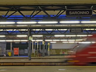 Saronno stazione rapina pistola