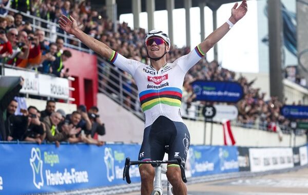 ciclismo parigi roubaaix