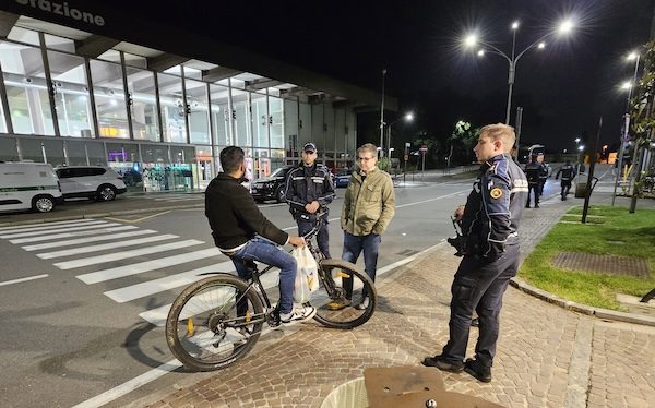 Gallarate notte stazione sindaco
