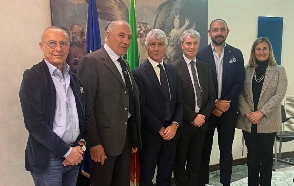 canottaggio varese ministro mondiale