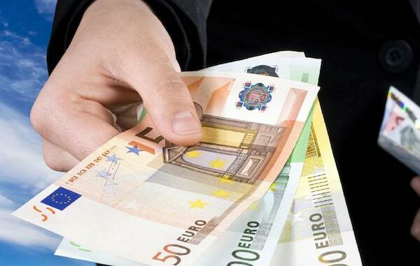 magenta buscate banconote false