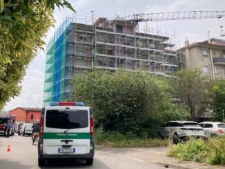 rescaldina protesta cantiere gru