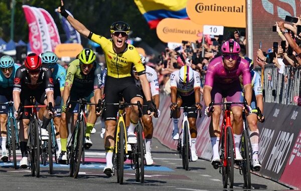 ciclismo giro napoli
