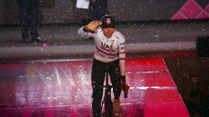 ciclismo giro pogacar