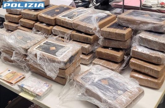 canegrate droga traffico arresti