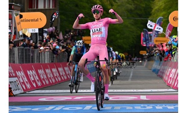 ciclismo giro pogacar