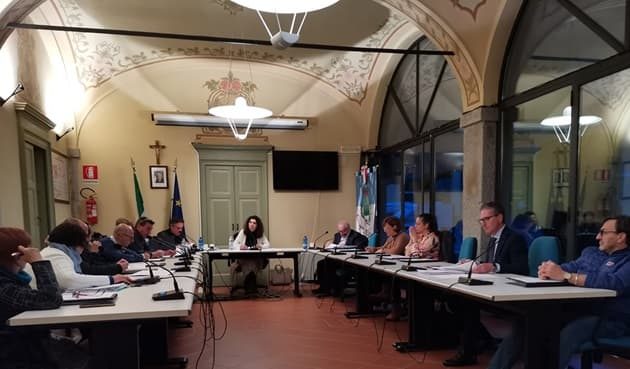 sumirago avanzo confronto minoranze