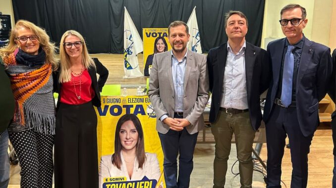 I relatori della serata con l'editore di Malpensa24 Fabrizio Iseni