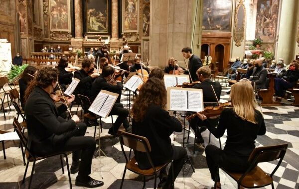 dieci anni orchestra canova