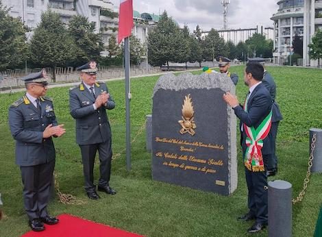 legnano monumento guardiadifinanza inaugurazione