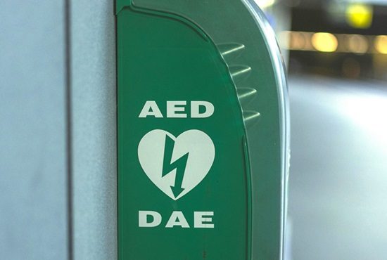 menzago mostra alter defibrillatore