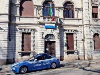 minacciava moglie arrestato busto