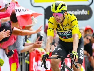 ciclsmo roglic red bull