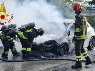 lonate incendio auto