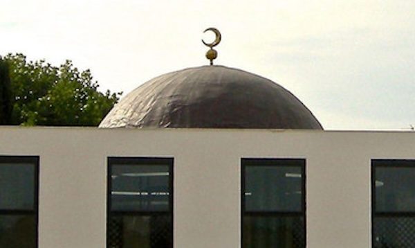 Sesto calende moschea approvata