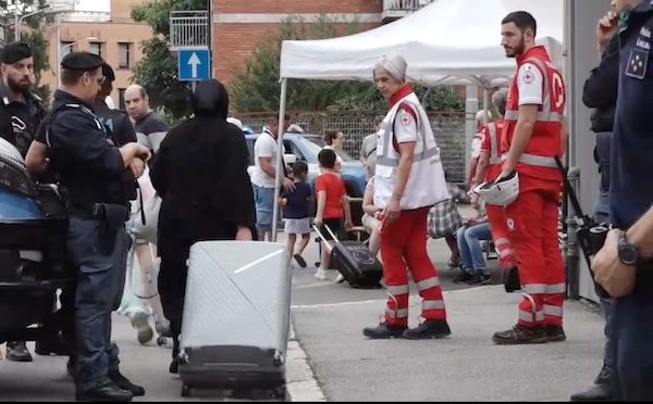 Gallarate sgombero via torino pd