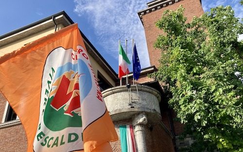 rescaldina stipendi amministratori polemica