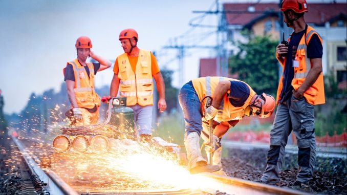 ferrovia binario attivo svolta