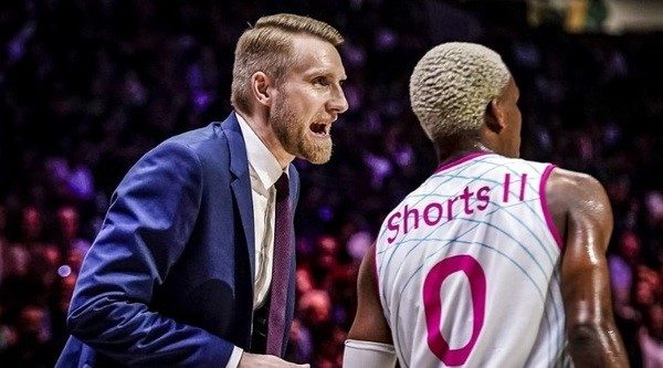 Iisalo Shorts Mannion Parigi