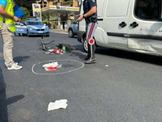 varese via crispi ciclista