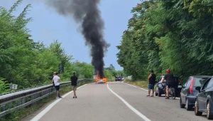 Lonate incendio auto malpensa