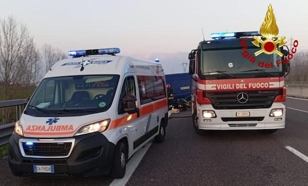 vigilidelfuoco ambulanza
