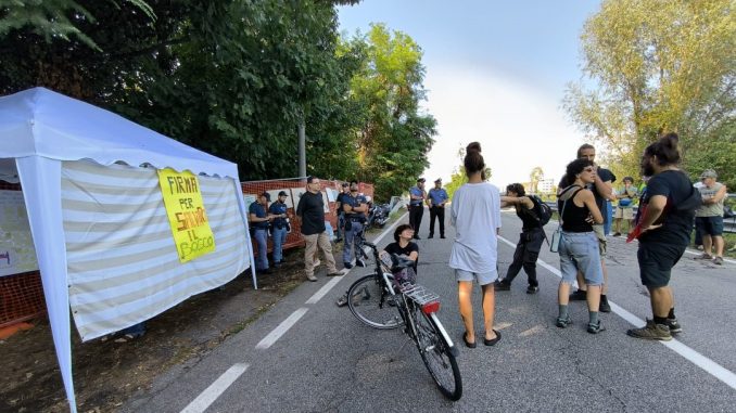 gallarate solidarietà attivisti bosco
