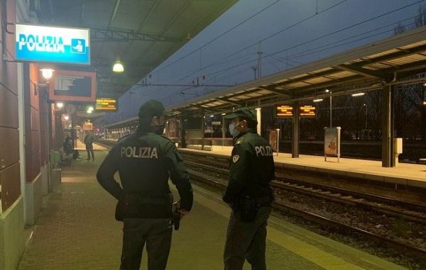 viola divieto arrestato tradate