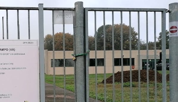 Cardano palazzetto inagibile maltempo