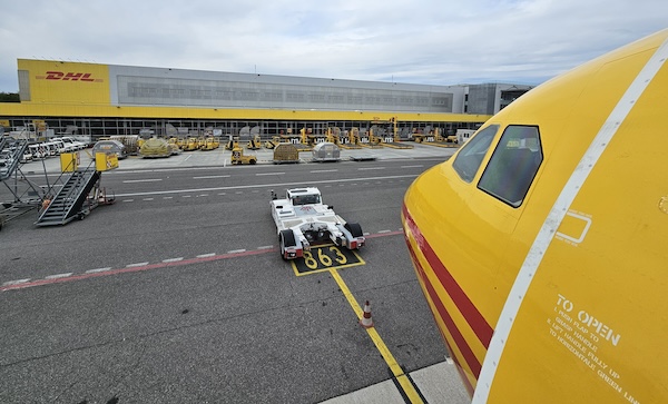 Malpensa dhl sfilata moda