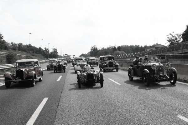 corteo a8 milano varese