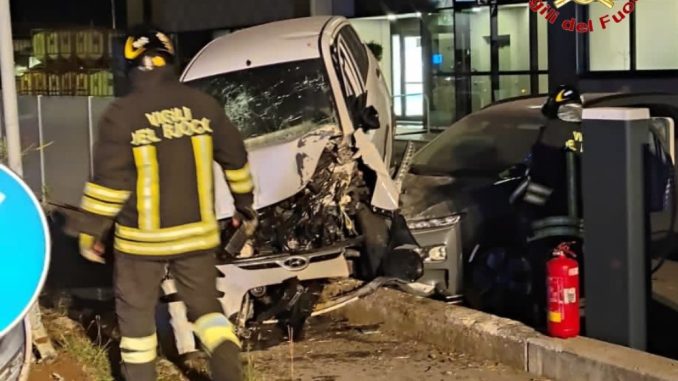 gornate esce strada autogru