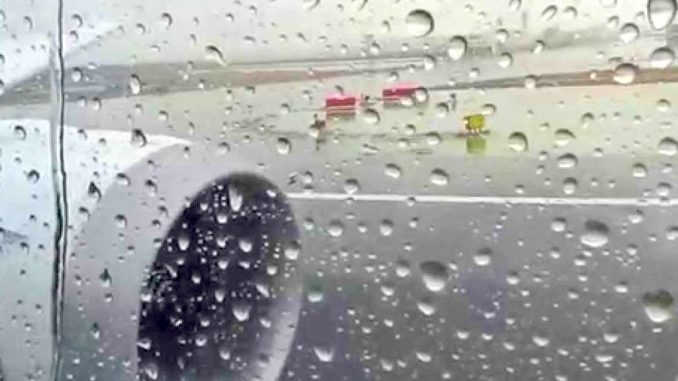 Malpensa aereo colpito fulmine