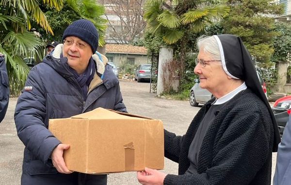 varese chiude mensa via luini