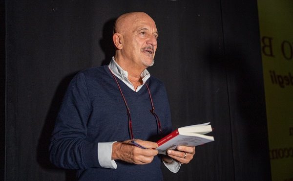 gallarate claudio bisio condominio