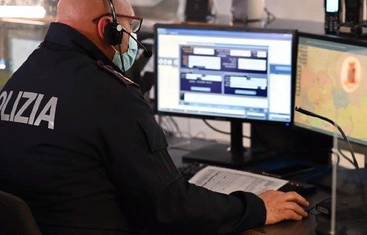polizia agenti indagini videosorveglianza