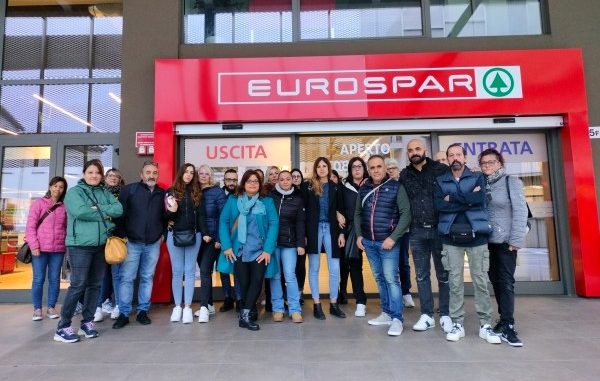 varese supermercati eurospar protesta