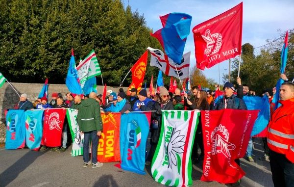 cassinetta beko corteo protesta
