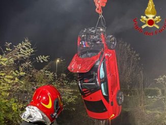 germignaga auto nel fiume