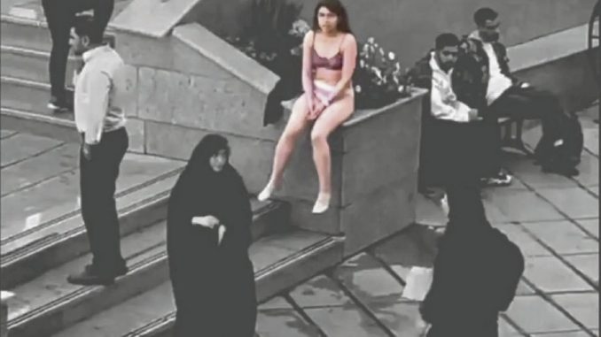 Ahou Daryaei teheran