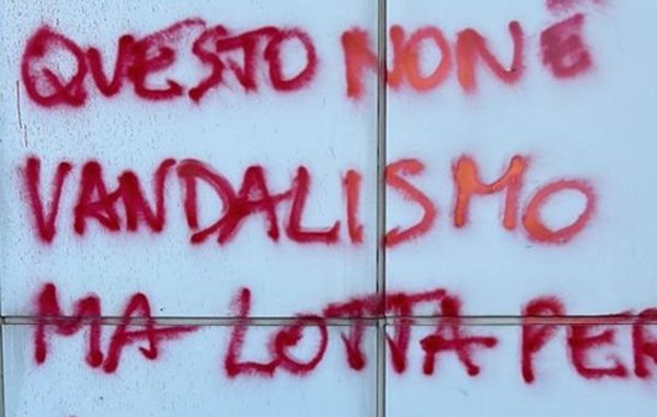 bottini fasciste comunisti scritte