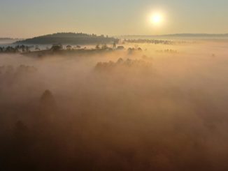 sole monti cieli grigi 02
