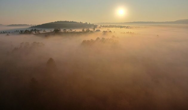 sole monti cieli grigi 02