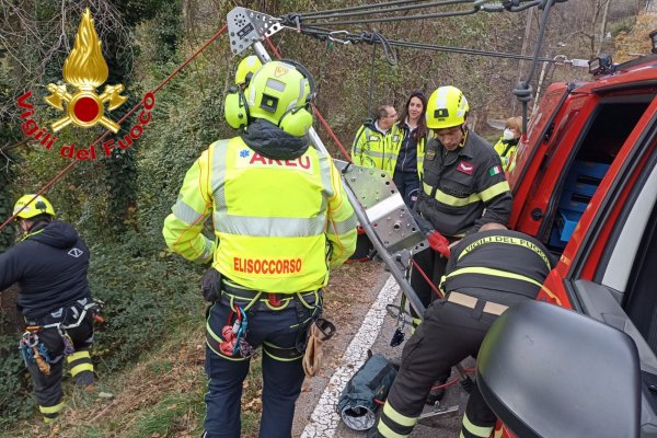 strada sacro monte donna ferita