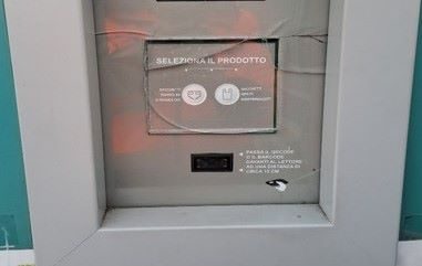 legnano vandali distributore amga