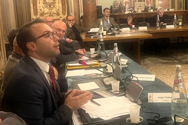 varese civati censura angei