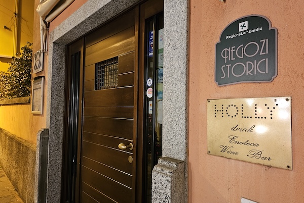Sesto calende holly drink