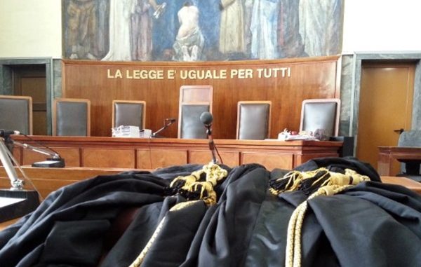 milano avvocatessa denuncia